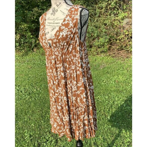 NWT Rylee Anns Dark brown and white V-neck floral mini dress - Picture 12 of 12